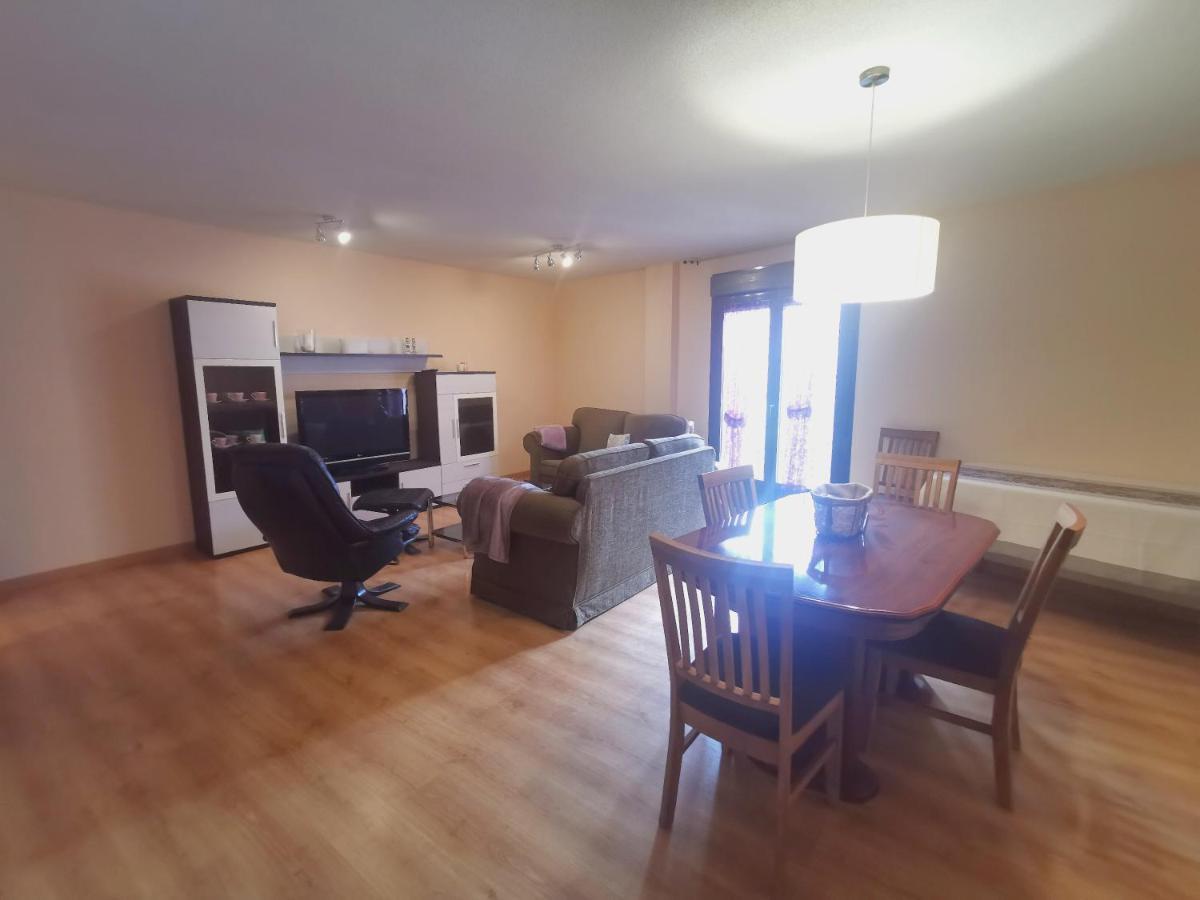 Riaza Vacacional - Apartamento En El Centro Εξωτερικό φωτογραφία
