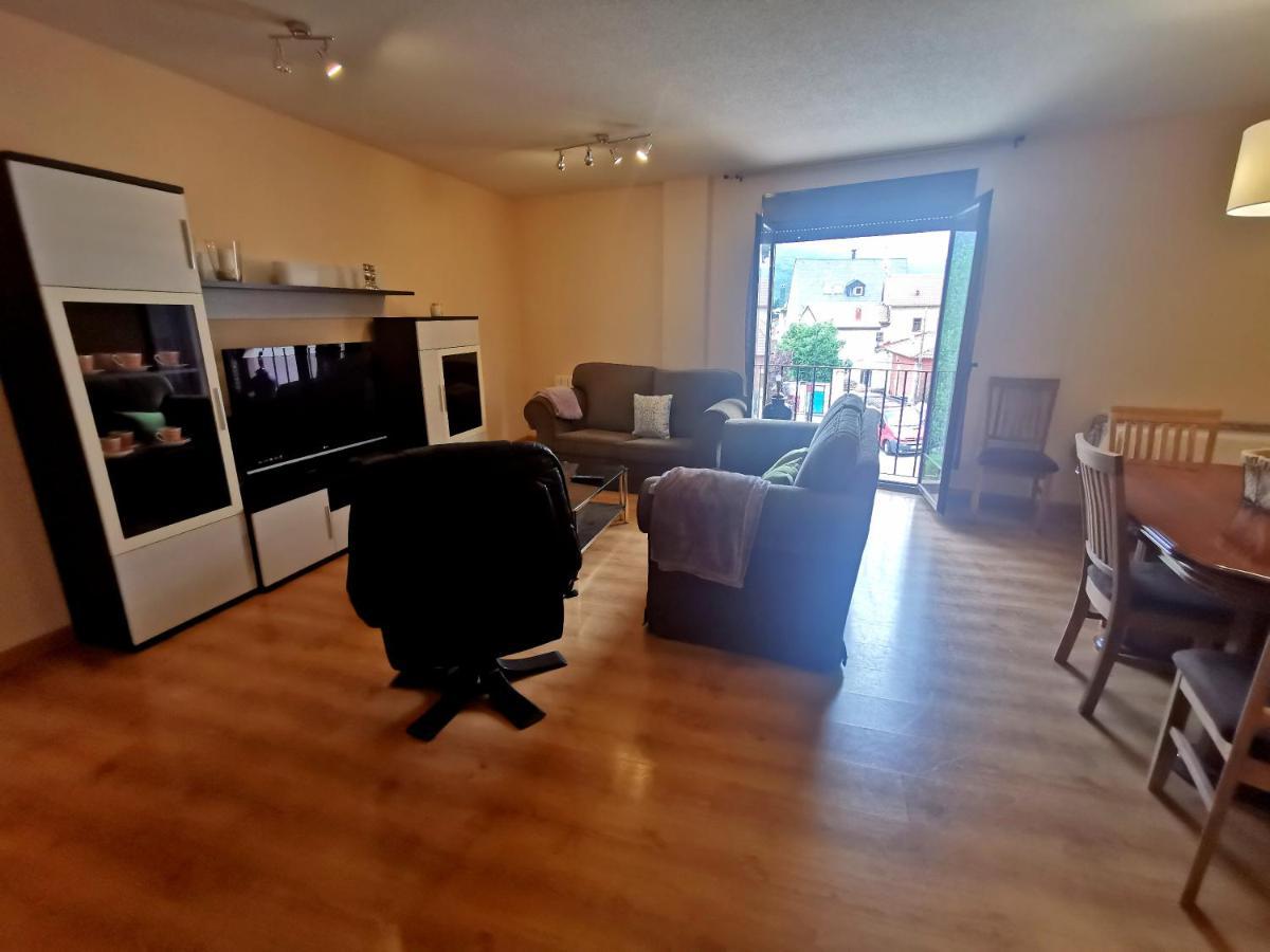 Riaza Vacacional - Apartamento En El Centro Εξωτερικό φωτογραφία